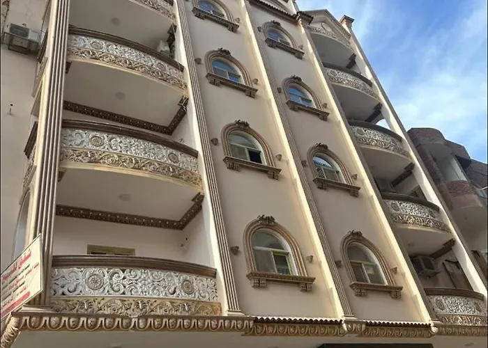 Apartment Luxury 3br Near & Marina Sheraton Street *